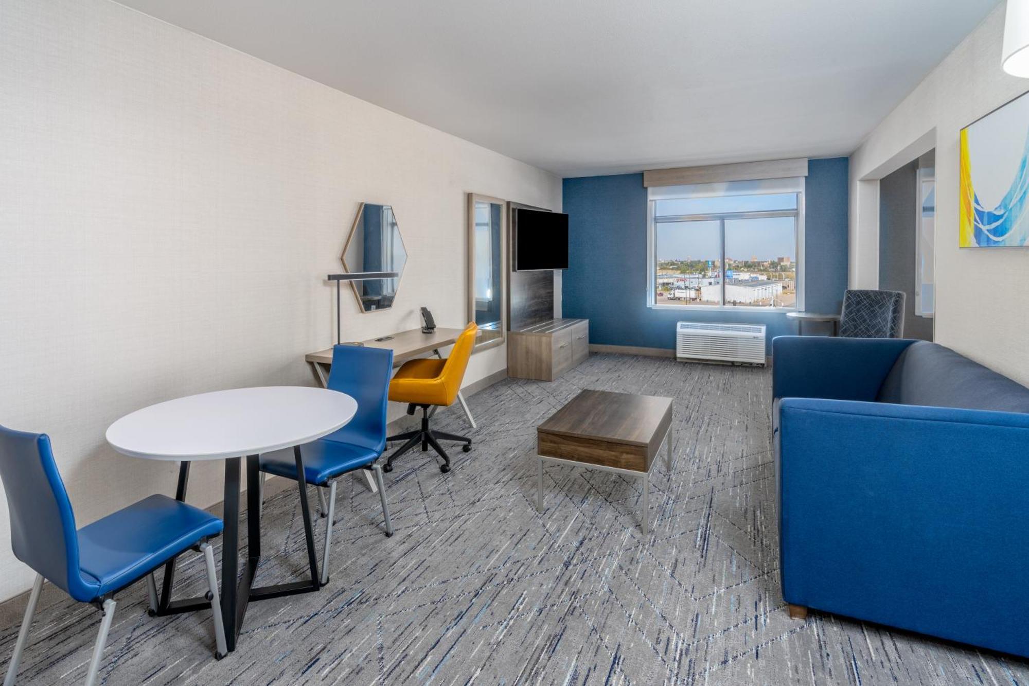 Holiday Inn Express Hotel & Suites Cheyenne By Ihg Exterior photo