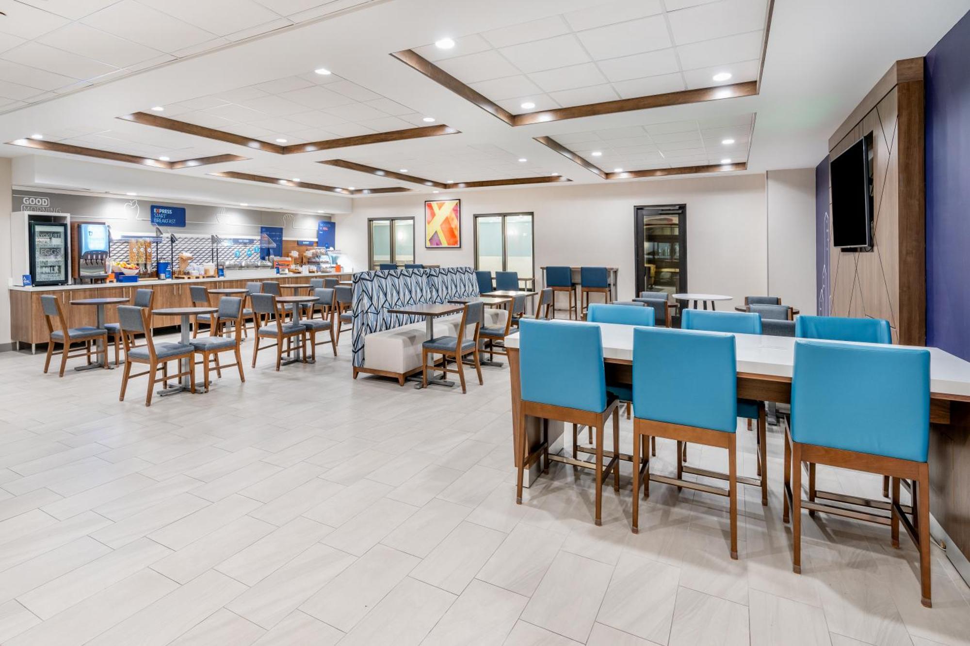 Holiday Inn Express Hotel & Suites Cheyenne By Ihg Exterior photo