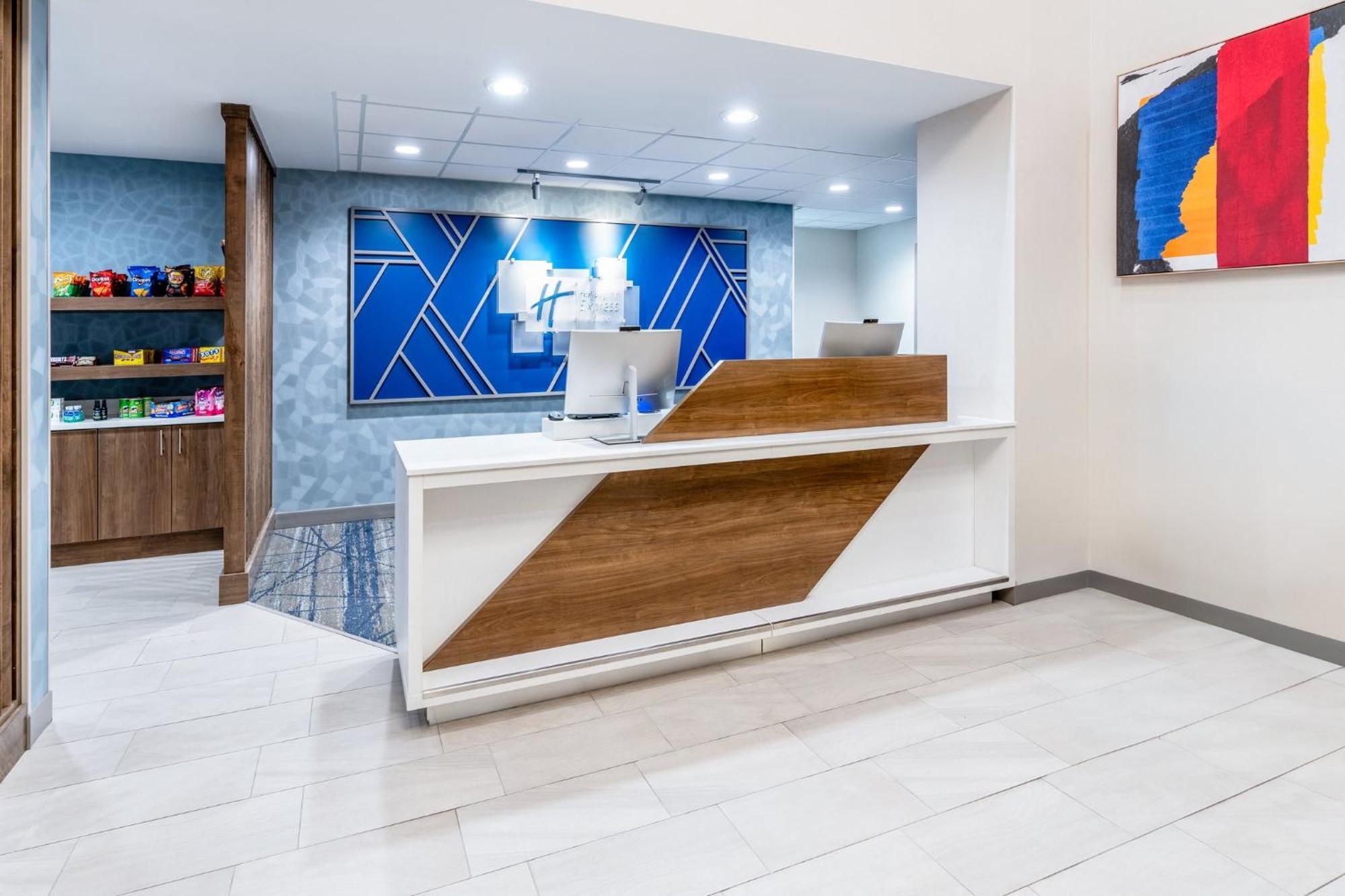 Holiday Inn Express Hotel & Suites Cheyenne By Ihg Exterior photo